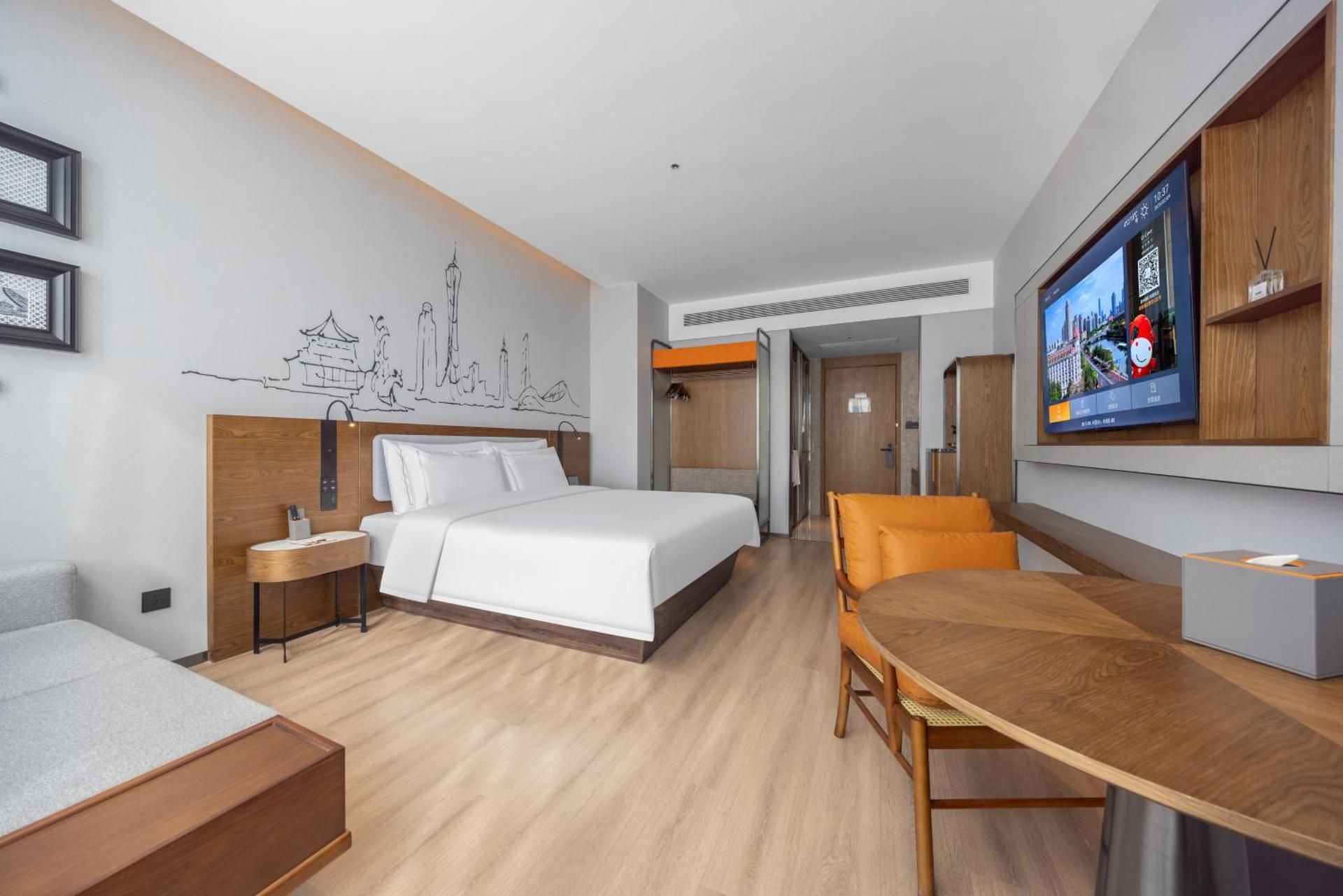 Deluxe Queen Room