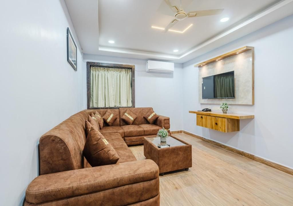 Hotel Prestige Grand 3BHK