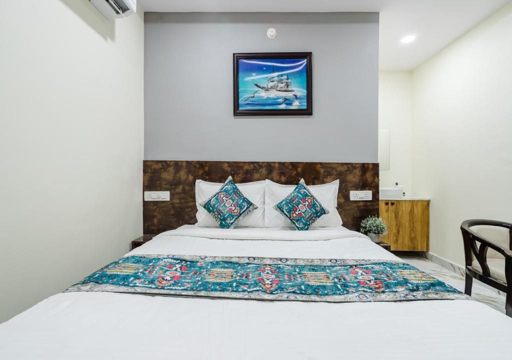 Hotel Prestige Grand 3BHK 11