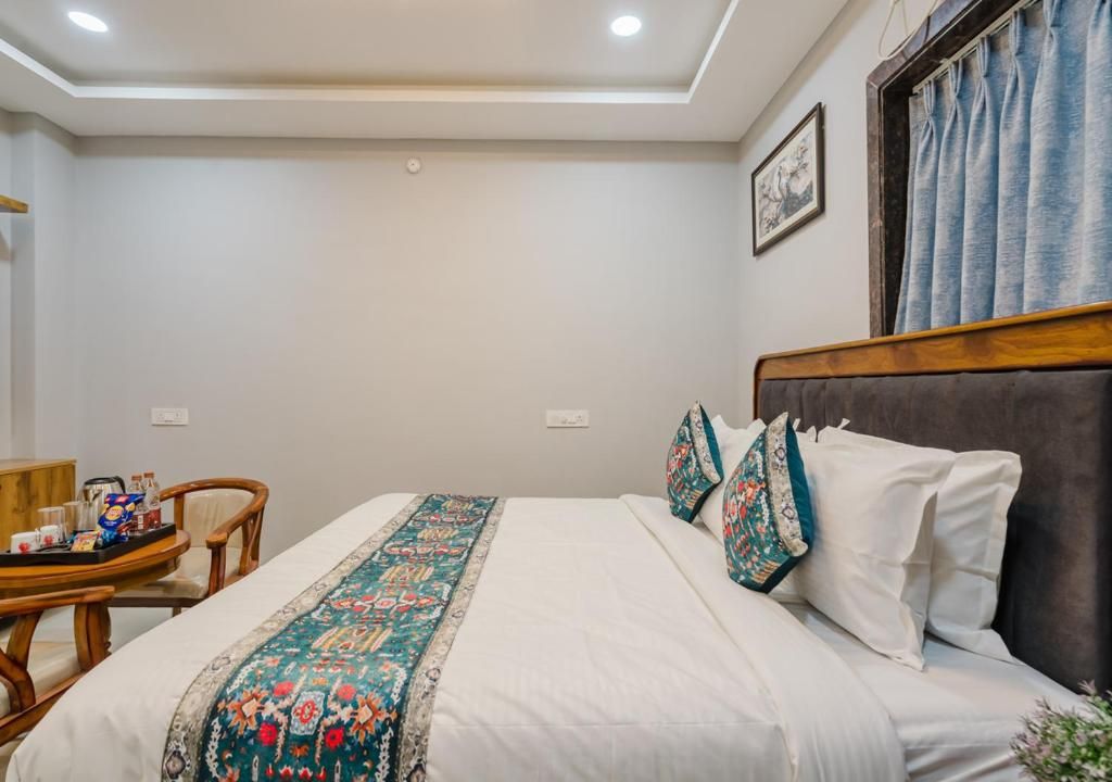 Hotel Prestige Grand 3BHK 7
