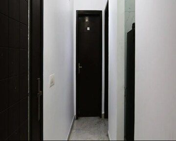 Side Image 2