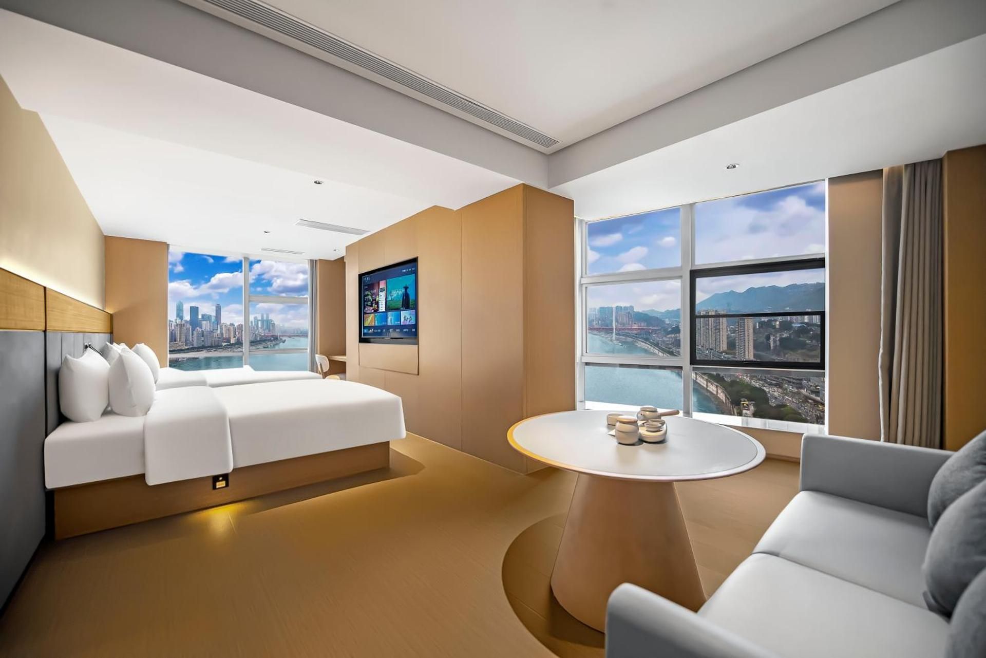 JI Hotel Chongqing Nanbin Road Crown International River View Family Room with High Altitude-River View  2