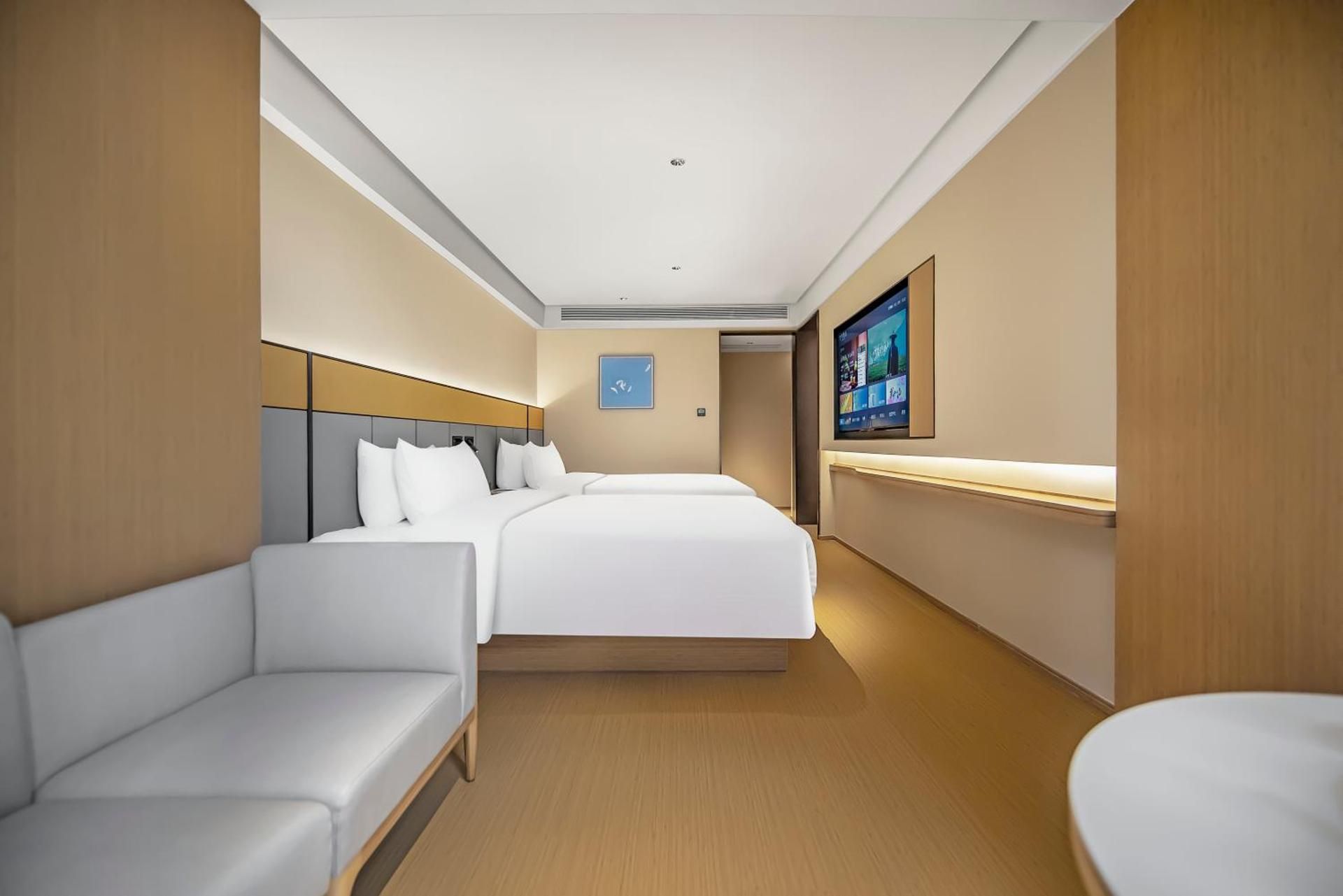 High Altitude-City View Family Room