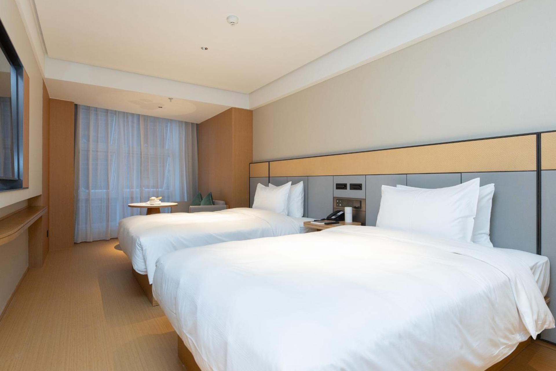 JI Hotel Chongqing Nanbin Road Crown International River View Twin Room with Sky-City View 