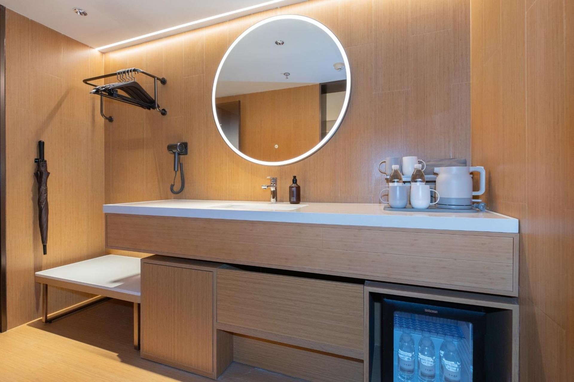 Twin Room with Sky-River View 