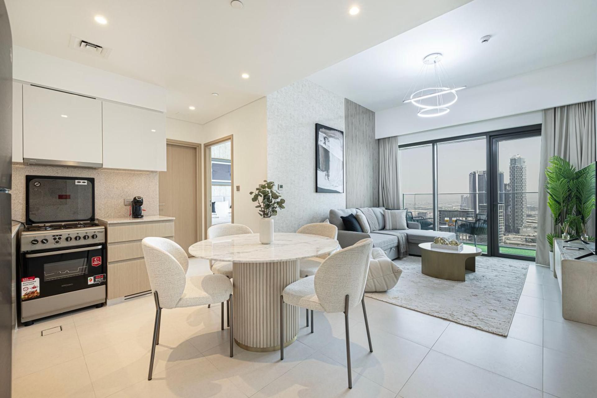 SmartStay at Burj Royale - Unique Downtown Dubai City Views - Brand New Luxury Apartments