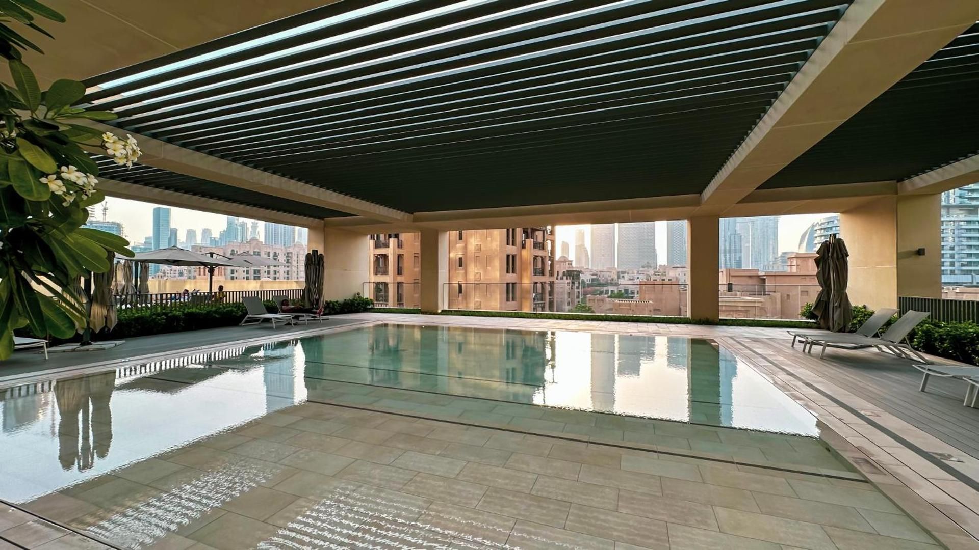 SmartStay at Burj Royale - Unique Downtown Dubai City Views - Brand New Luxury Apartments
