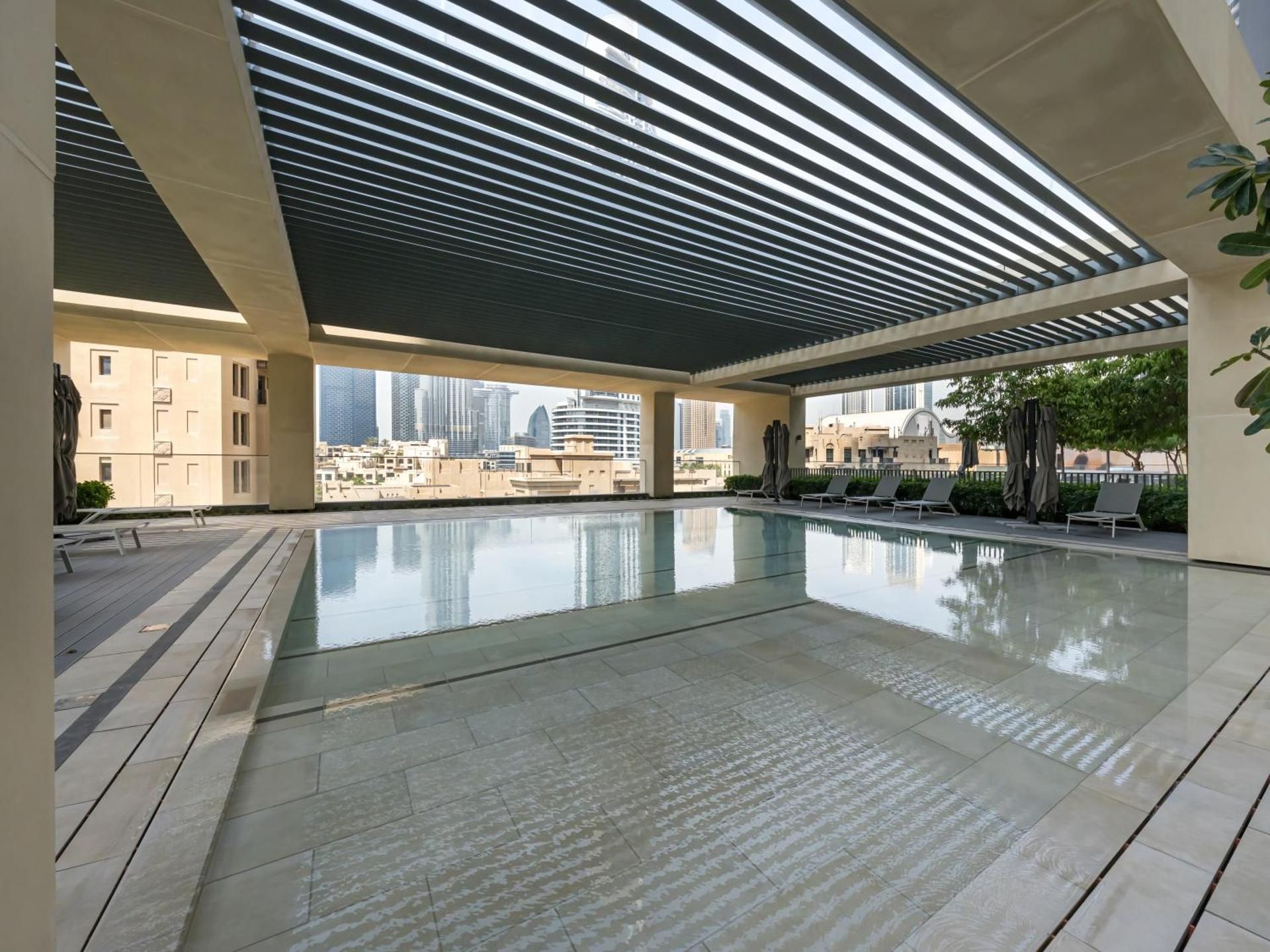 SmartStay at Burj Royale - Unique Downtown Dubai City Views - Brand New Luxury Apartments