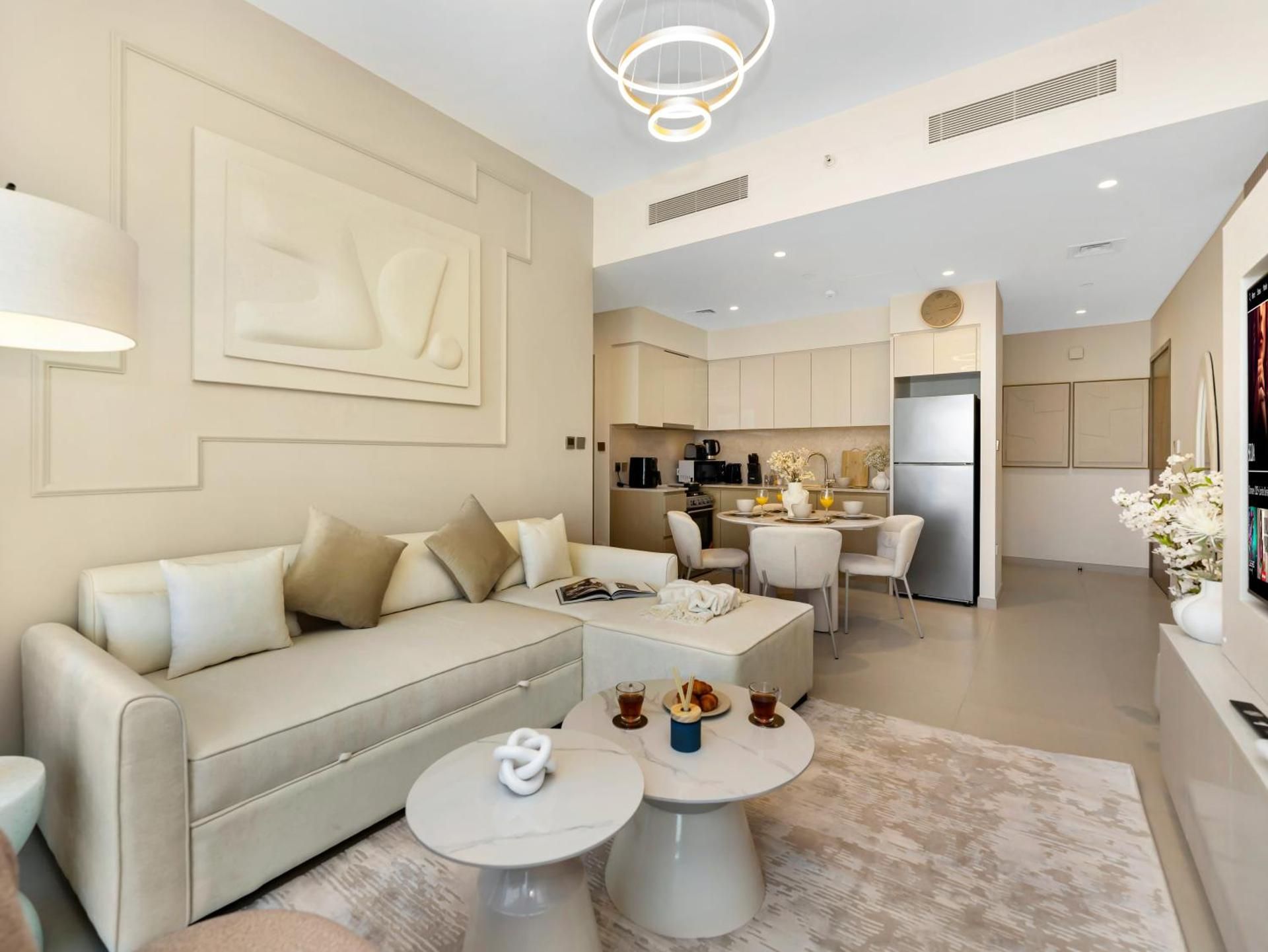 SmartStay at Burj Royale - Unique Downtown Dubai City Views - Brand New Luxury Apartments