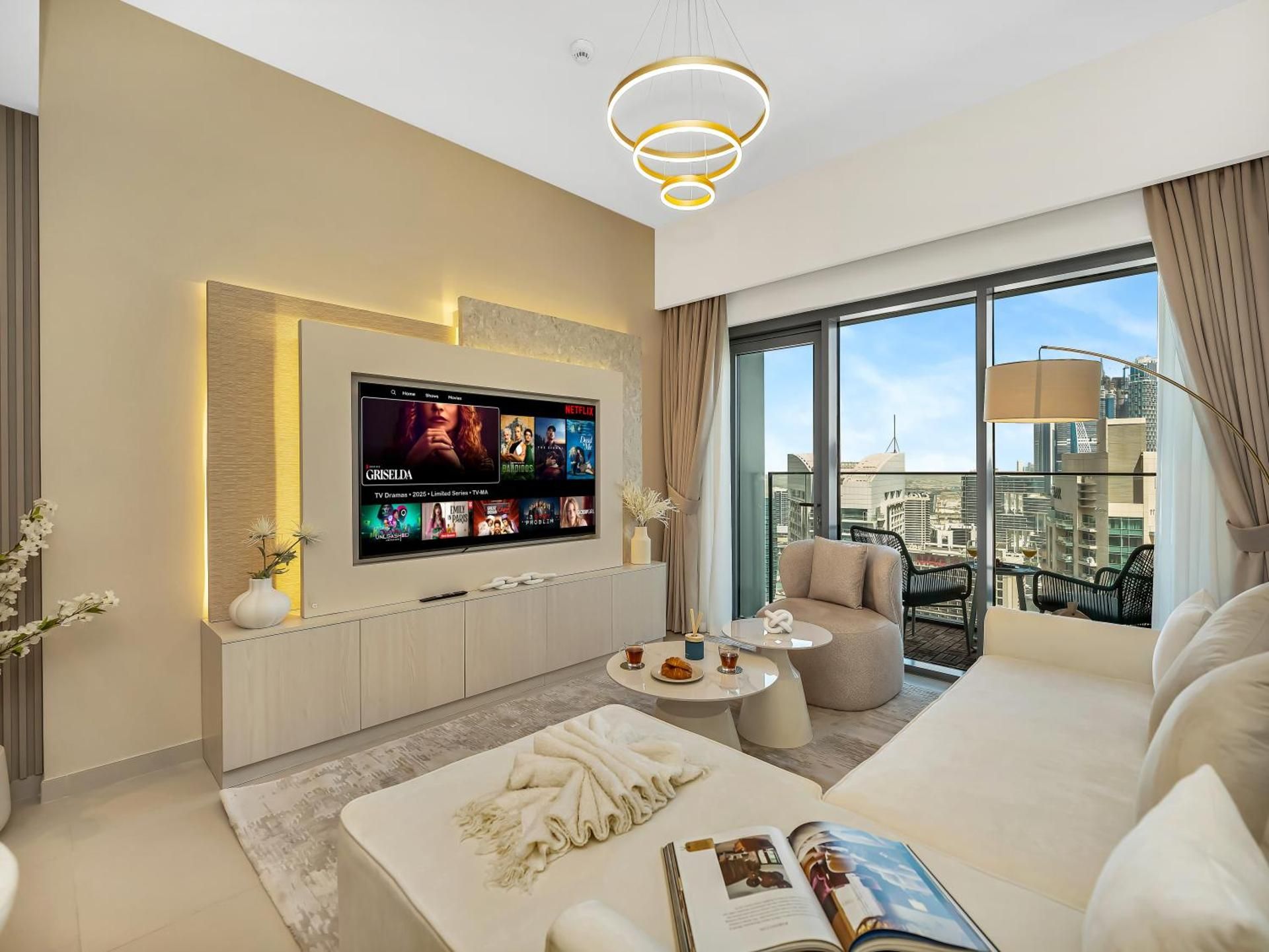 SmartStay at Burj Royale - Unique Downtown Dubai City Views - Brand New Luxury Apartments