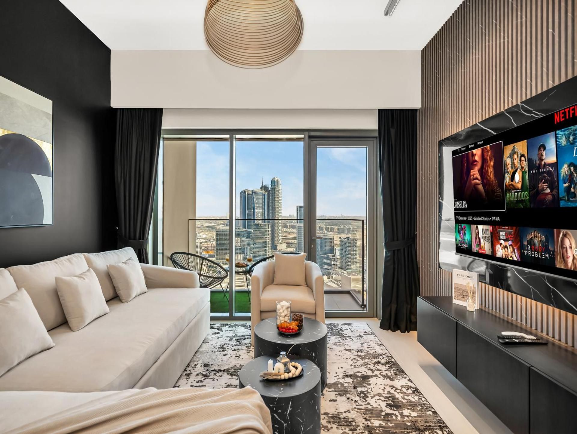 SmartStay at Burj Royale - Unique Downtown Dubai City Views - Brand New Luxury Apartments