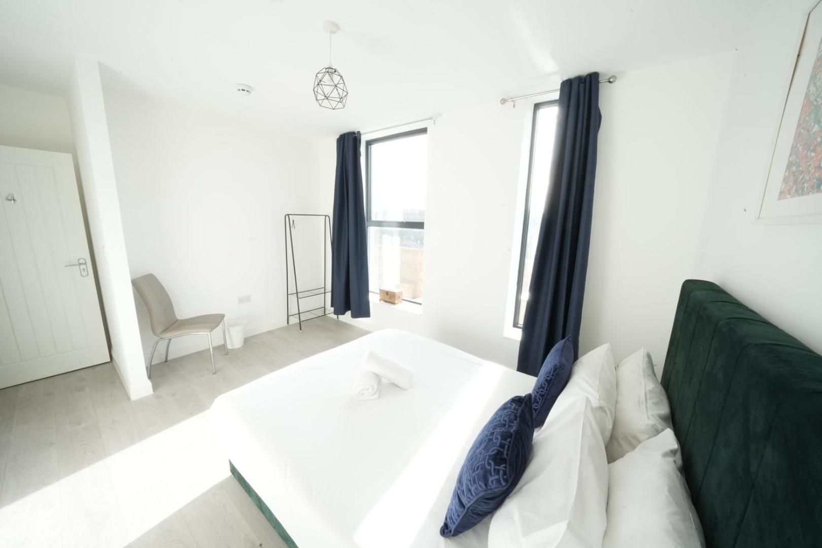 Ealing Broadway Great Stay 7-Minute Walk from the Underground Double Room with Private Bathroom 9