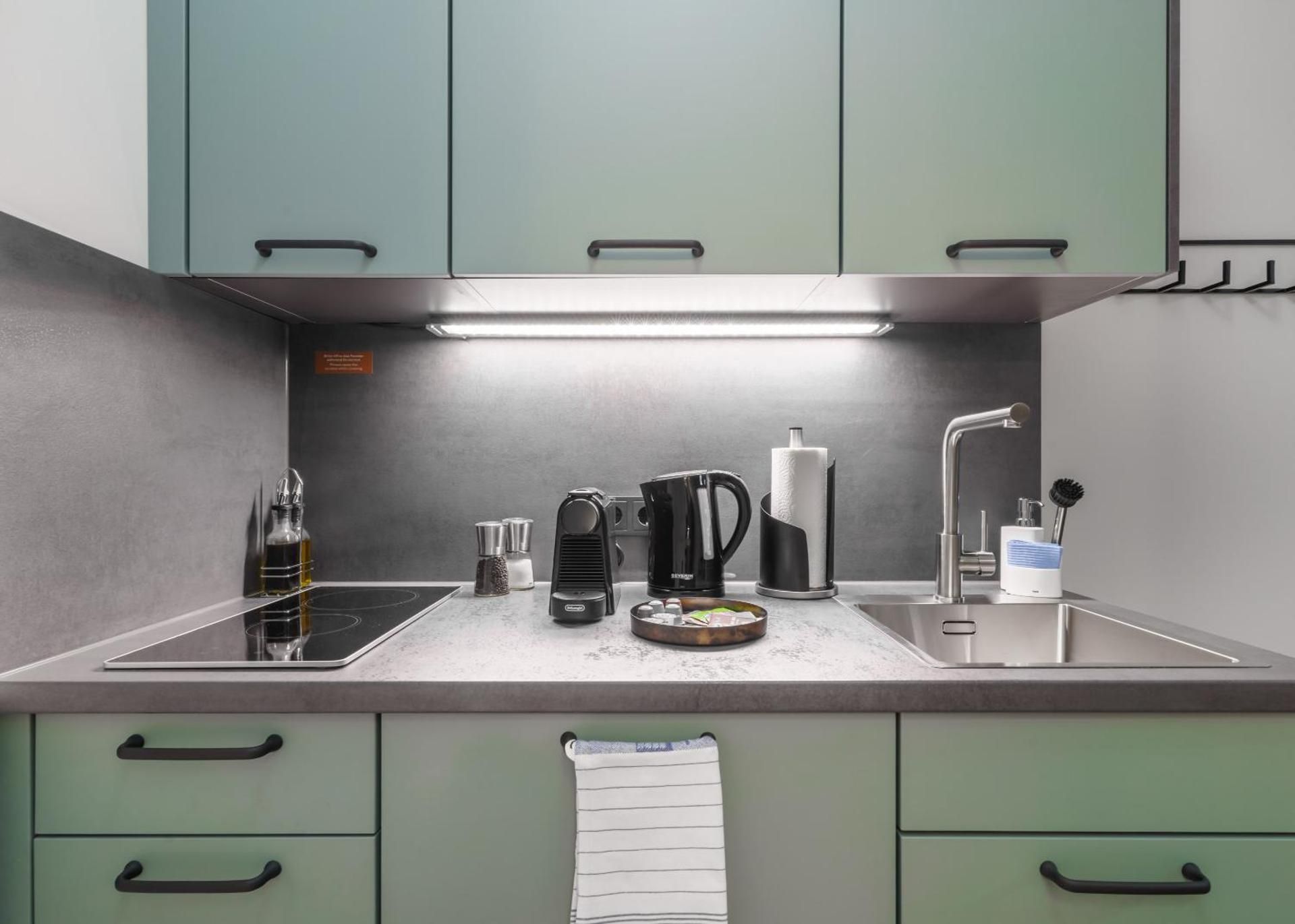 Limehome Berlin Sybelstr Suite with Terrace 3