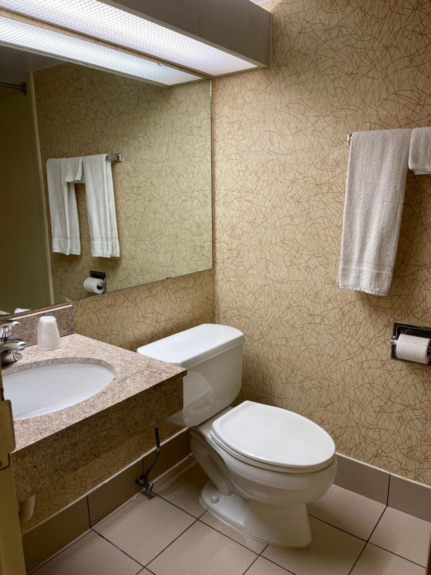 Suite with Hot Tub