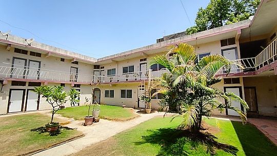 Hotel Madhuvanti