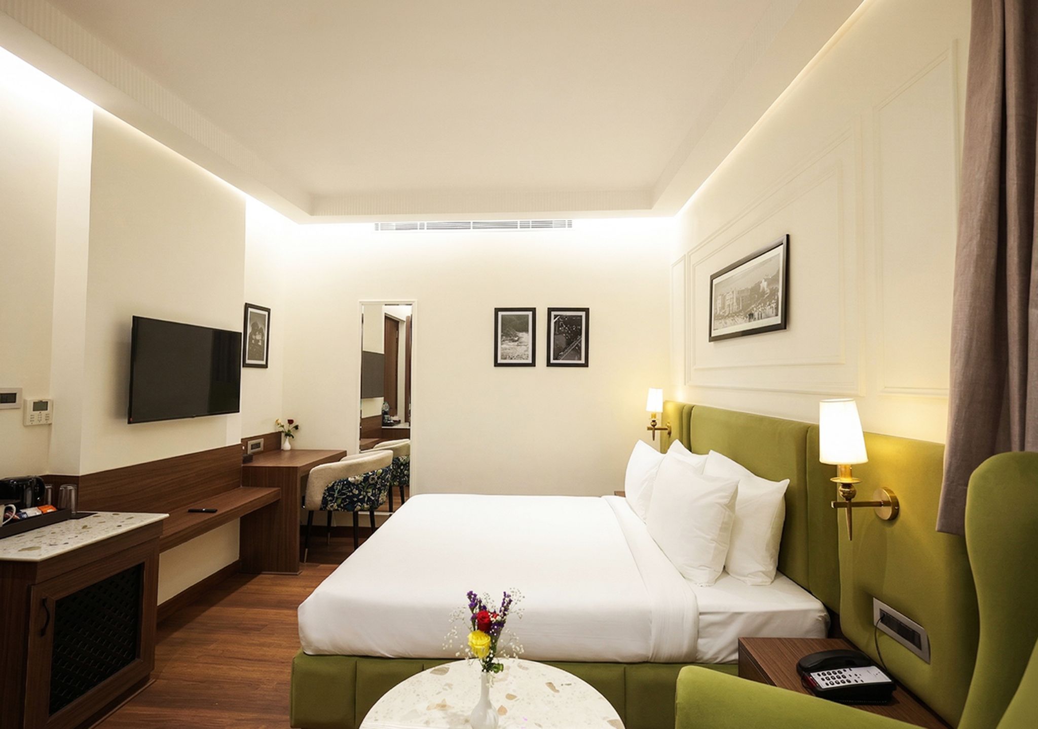 Saltstayz Autograph - Rishikesh Near Triveni Ghat Deluxe Room with Pool Access 3