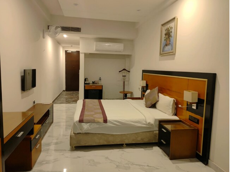 Super Deluxe Room