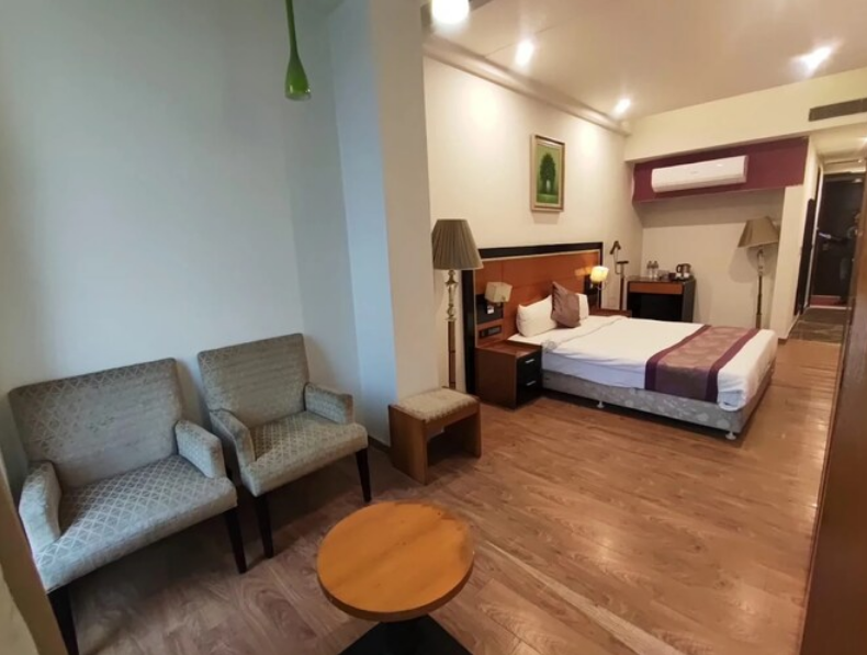Hotel BB Grand Agra Suite Room 4