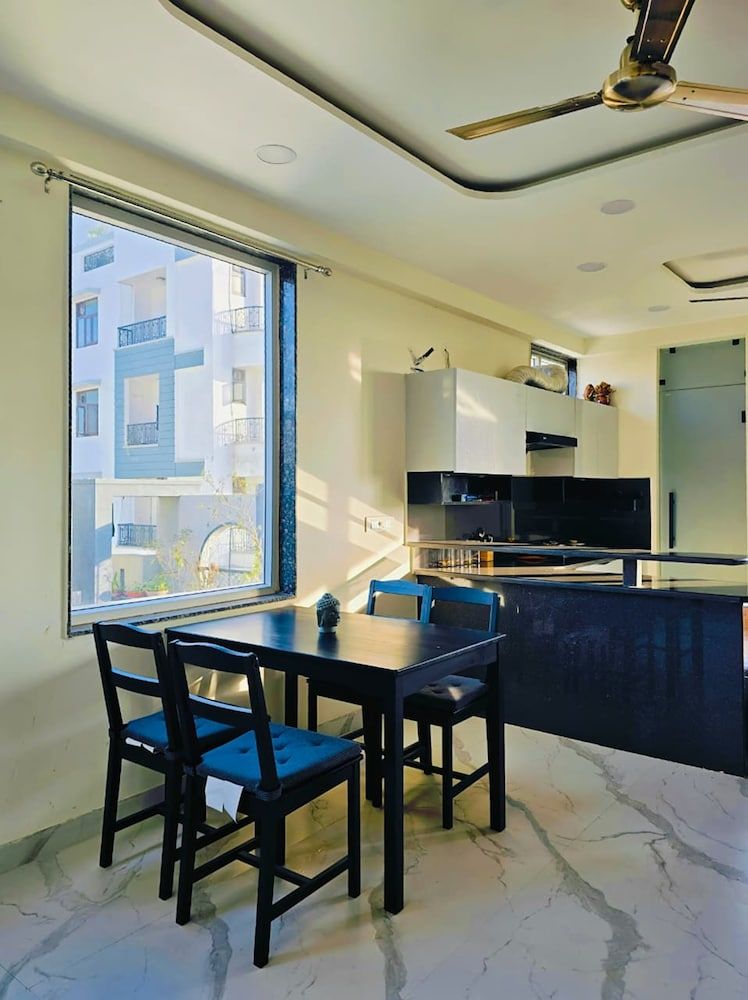 Black Stone- 3 BHK Bapu Nagar