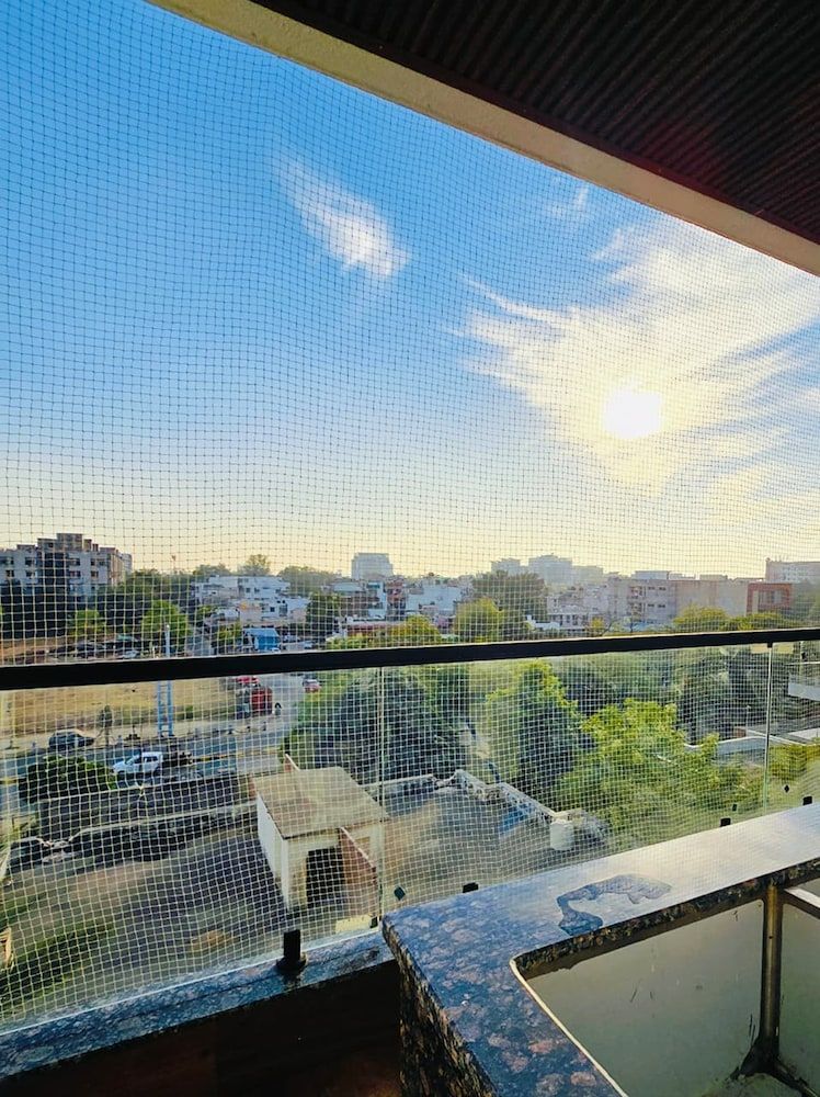 Black Stone- 3 BHK Bapu Nagar