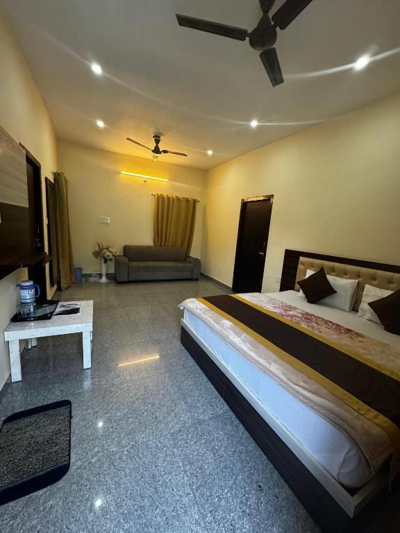 Hotel The Sunlight Restaurant Bhimtal