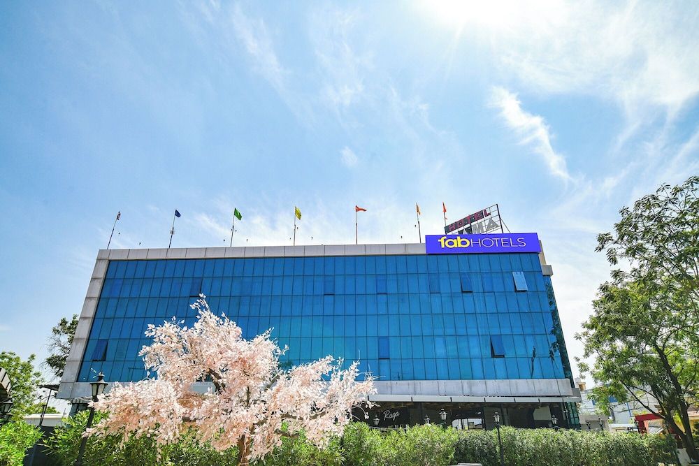 Fabhotel Rama