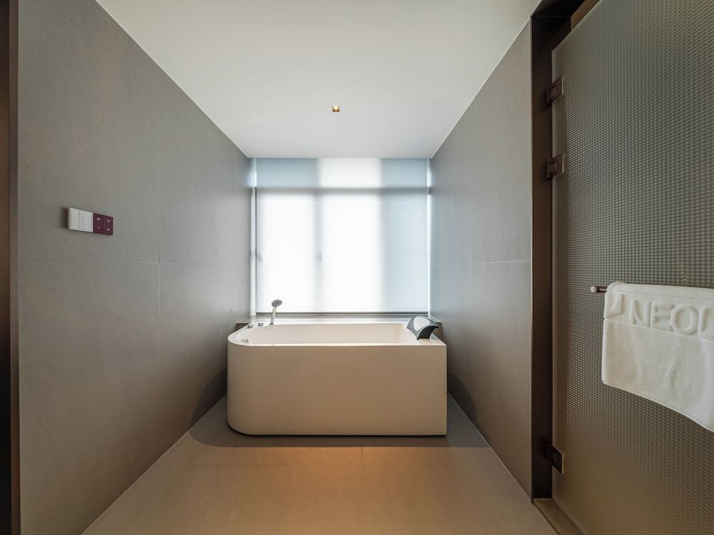 NEOLAB Hotel - Guangzhou Financial City Tianhe Zhucun Metro Station Jiaming Suite 8