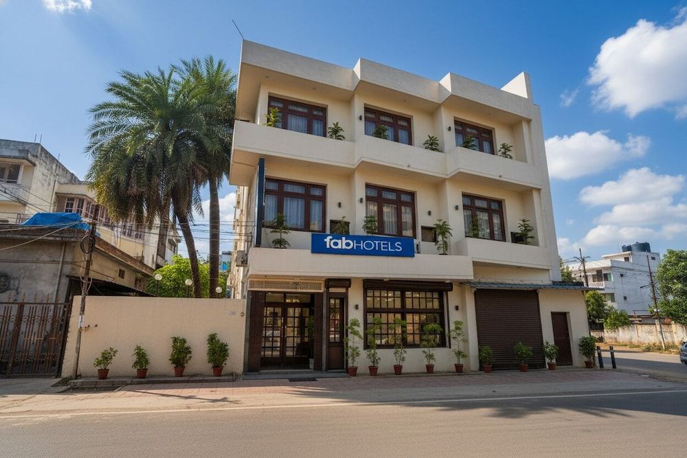 Fabhotel Taj