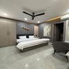 Hotel R J Heights