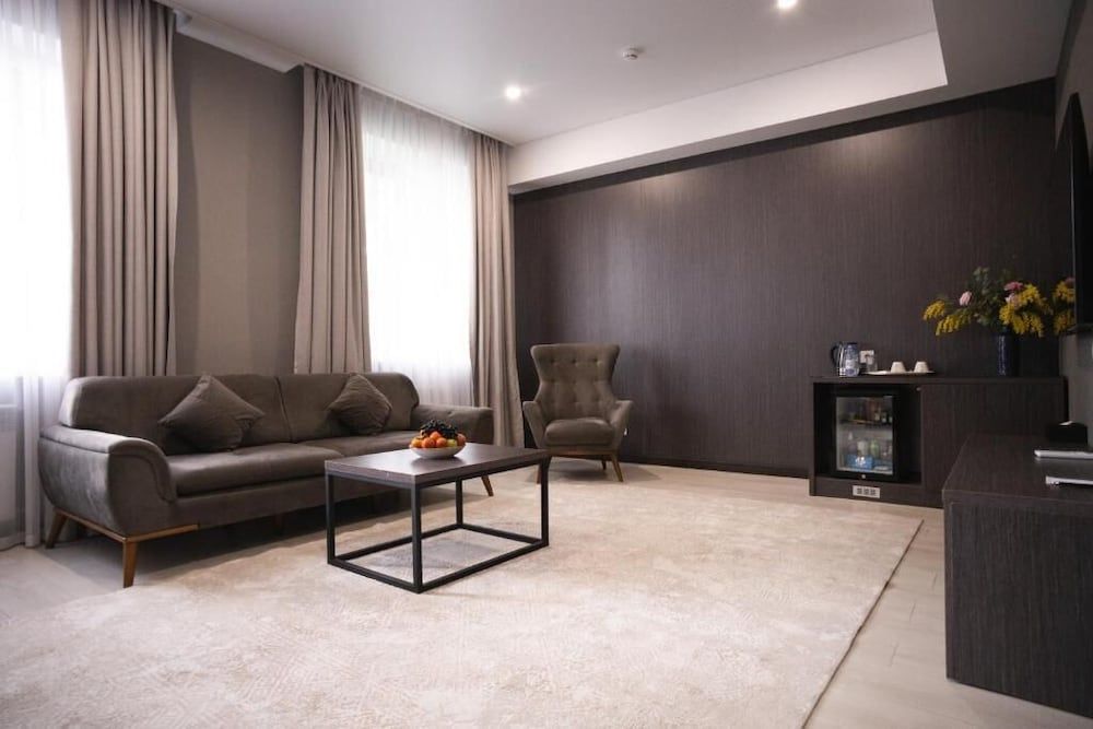 Grand Hotel Kazybek Bi Luxury Suite, Courtyard View 7