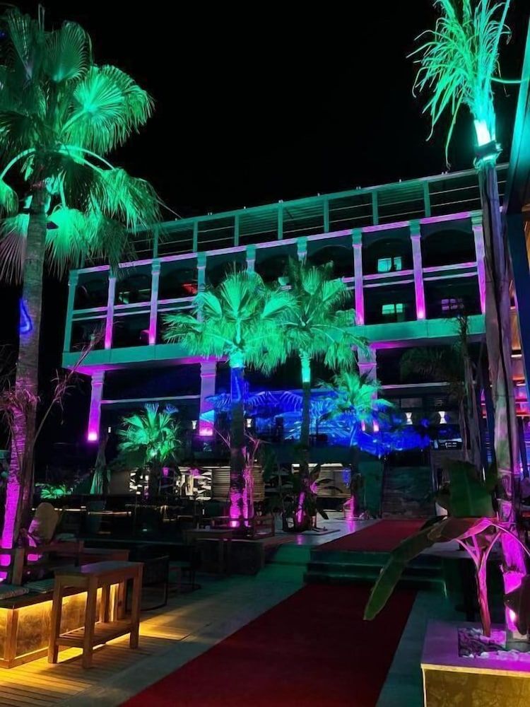 Club Robinhood Hotel