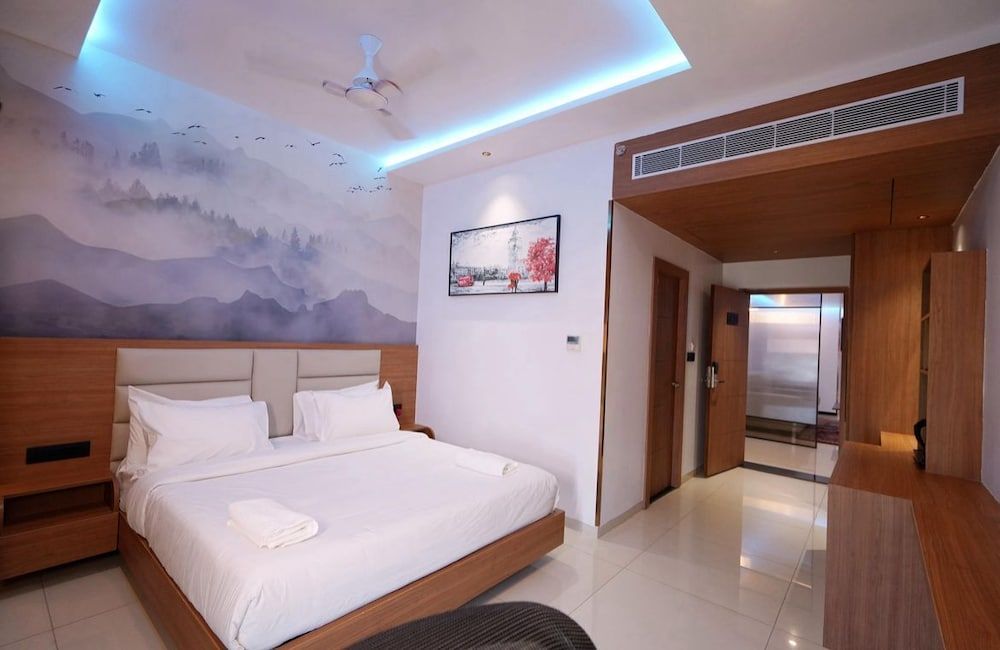 Himayat Grand