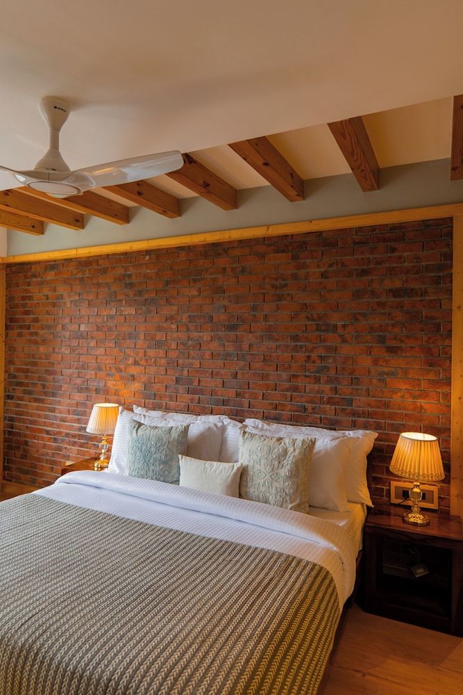 ELIVAAS Prive The Retreat 4 BHK Villa