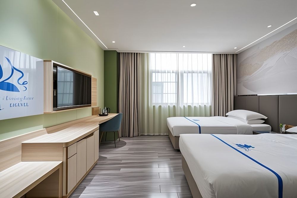 AeroLink Hotel Shenzhen Bao'an Airport Business Twin Room, City View 3