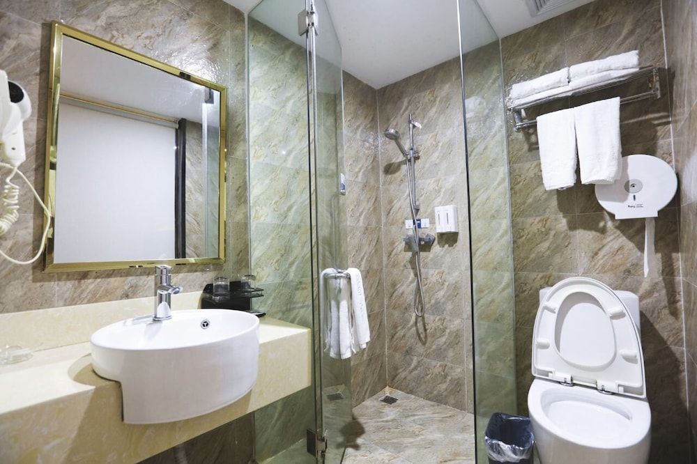 AeroLink Hotel Shenzhen Bao'an Airport Comfort Double Room, City View 4