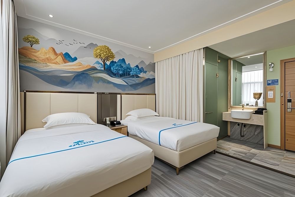 AeroLink Hotel Shenzhen Bao'an Airport Business Twin Room, City View