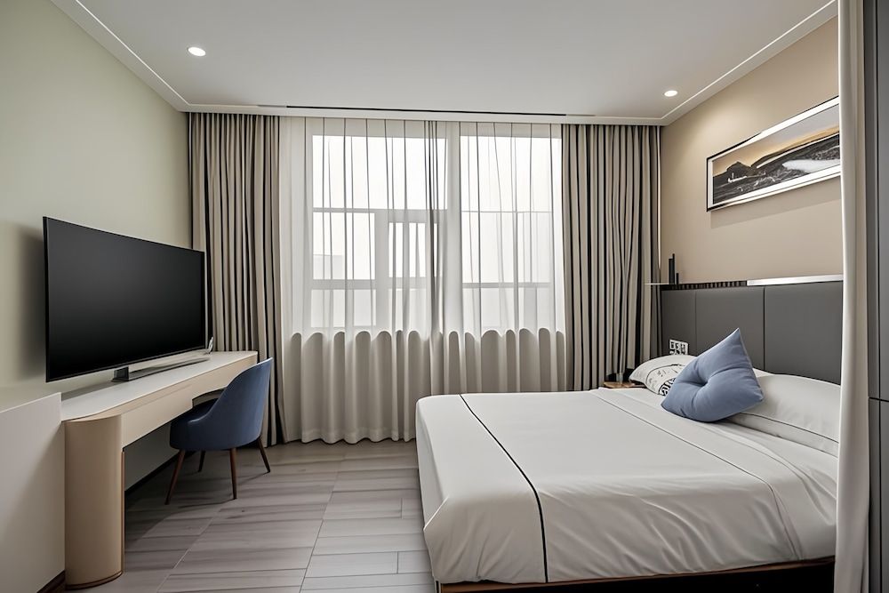 AeroLink Hotel Shenzhen Bao'an Airport Comfort Double Room, City View 3