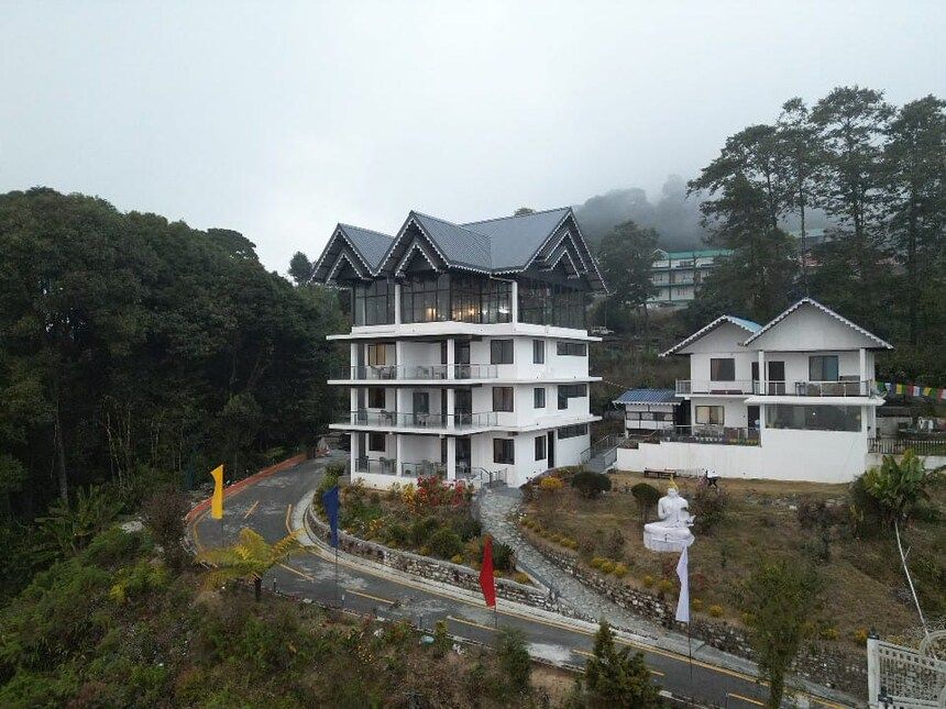 Longitude Homestay