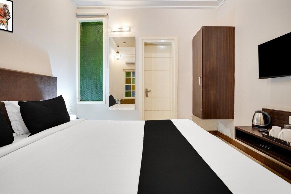 Elite Stays Near Mansarovar Metro Station