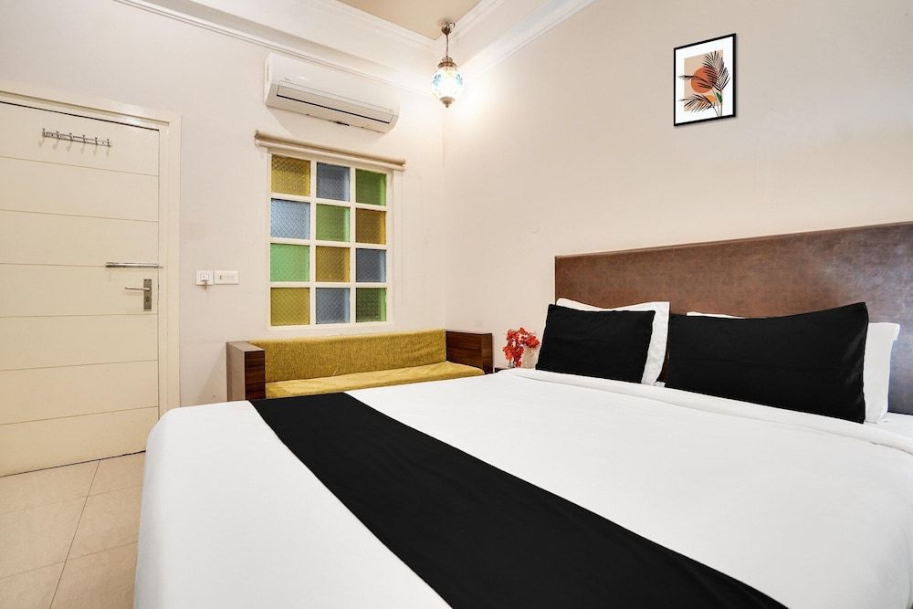 Elite Stays Near Mansarovar Metro Station