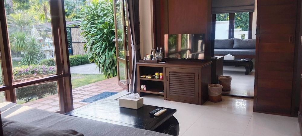 EASY TIME VILLA by MARALEINA Villa, 2 Bedrooms, Balcony 4