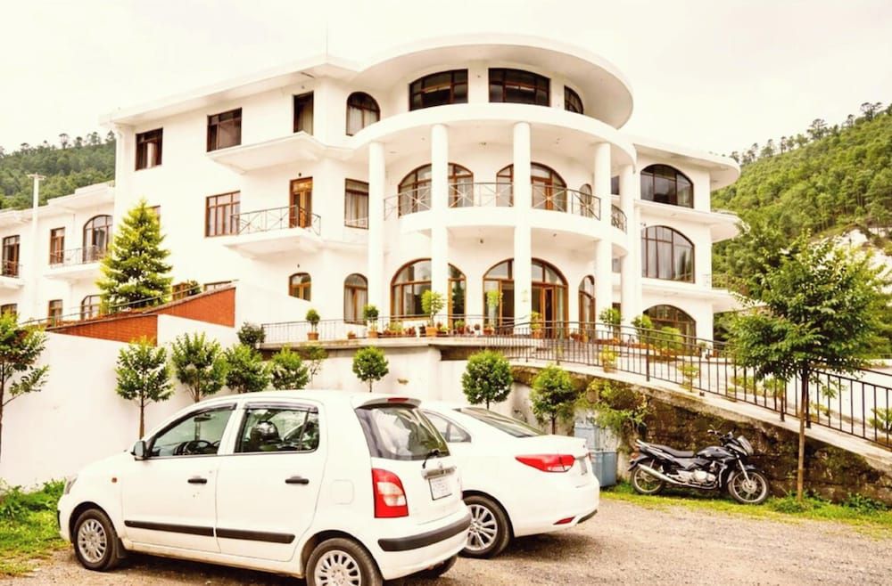 Hotel Kaler Hotel And Resort Bhimtal