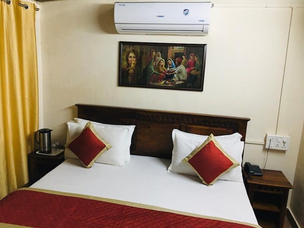 Rose Cottage A Heritage Retreat Deluxe Room 9