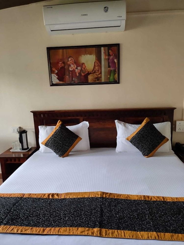 Rose Cottage A Heritage Retreat Deluxe Room 2
