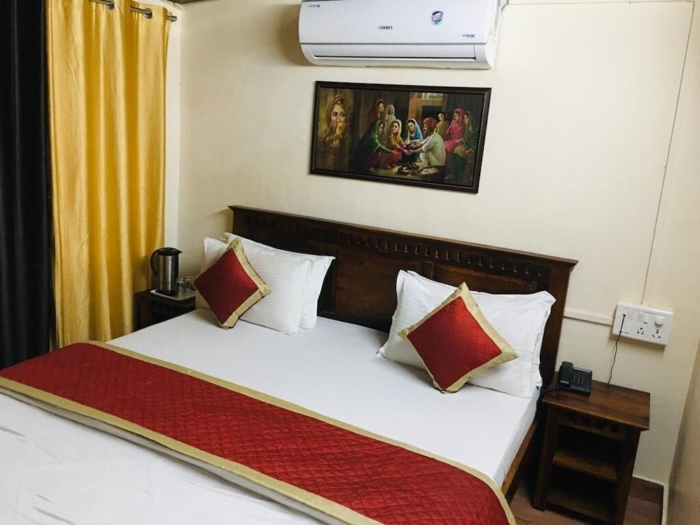 Rose Cottage A Heritage Retreat Deluxe Room 4