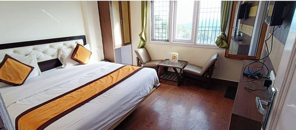 Premium Hotel A-P-S-A-R-A Grand Shimla