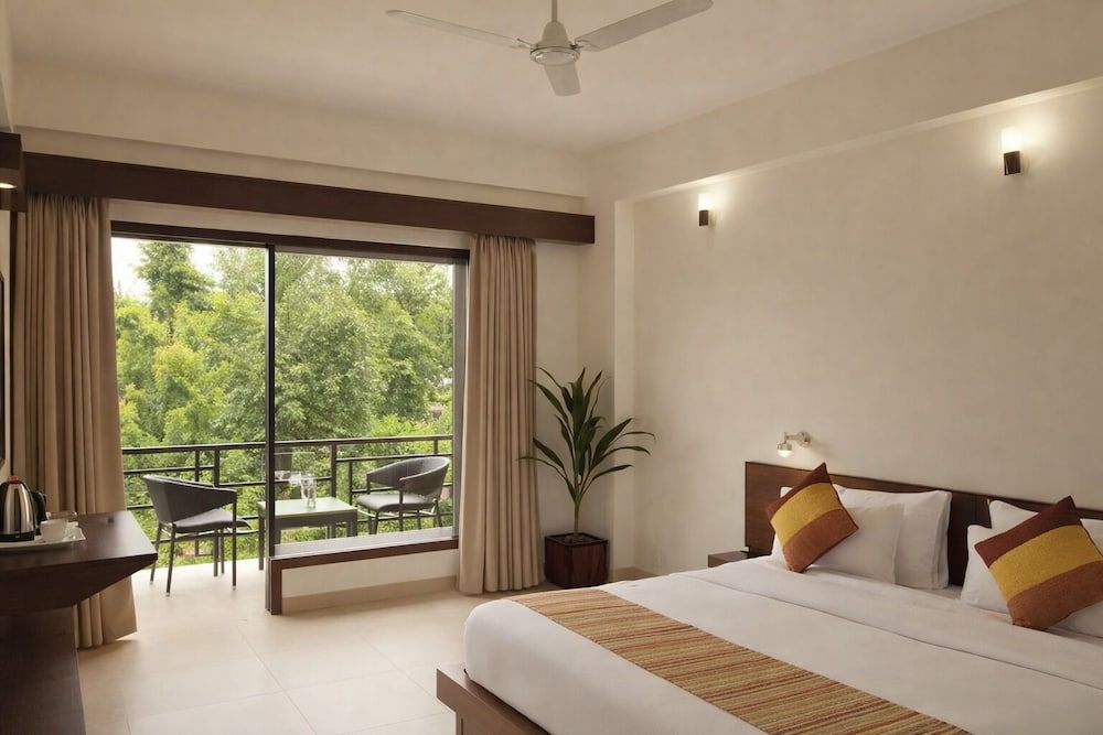 Luxury Hotel Palm Bhimtal