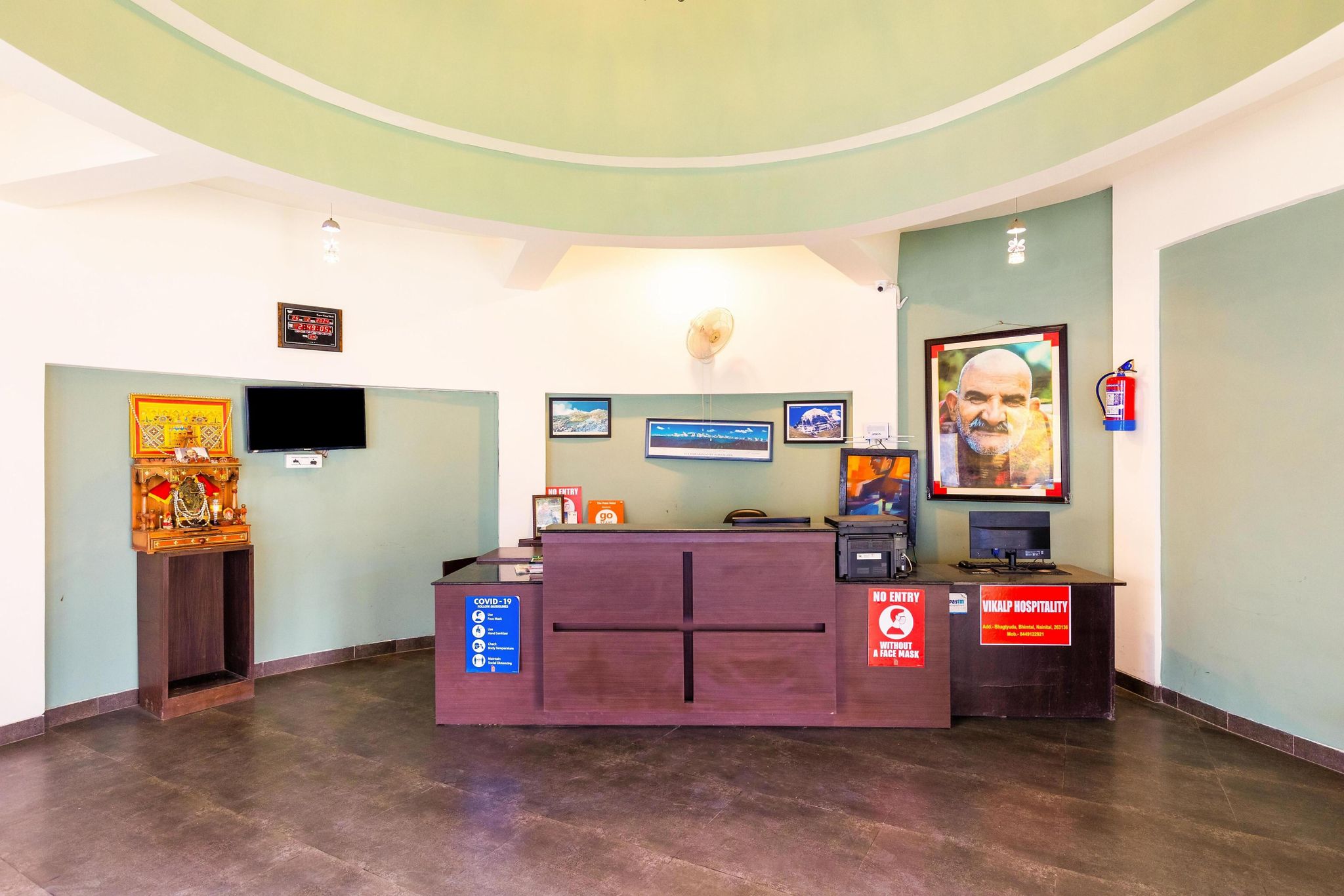 Luxury Hotel Palm Bhimtal