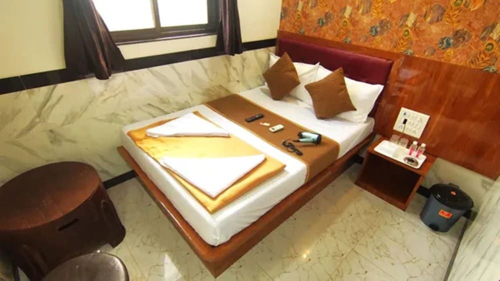 Fabhotel Star Hill