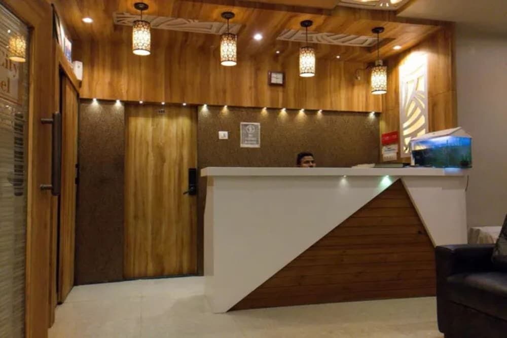 Fabhotel Suncity